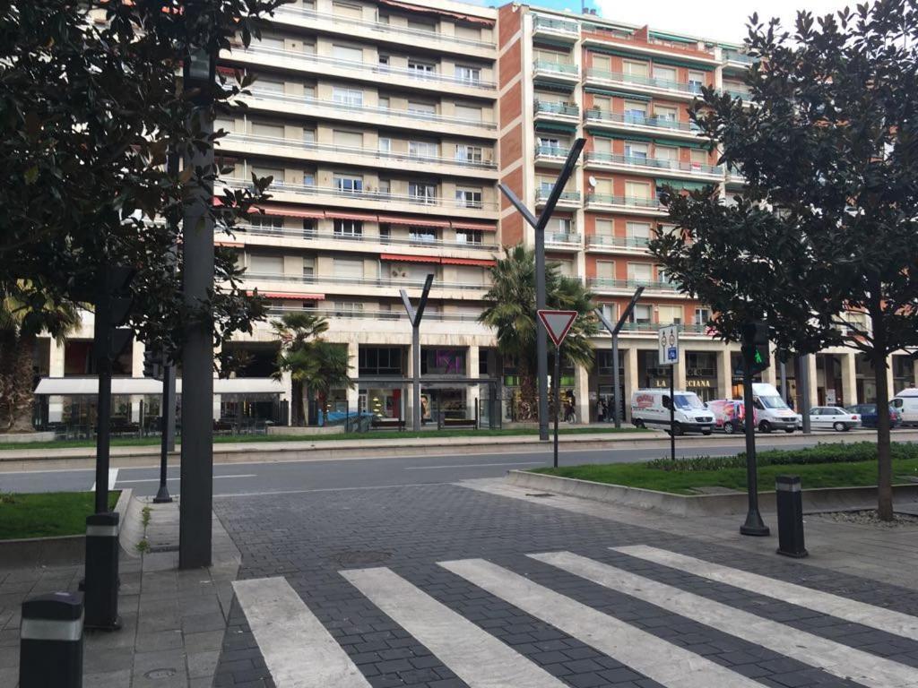 Apartment Muy Centrico Y Diseno Moderno 7' Laurel Vivienda De Uso Turistico 로그로노 외부 사진